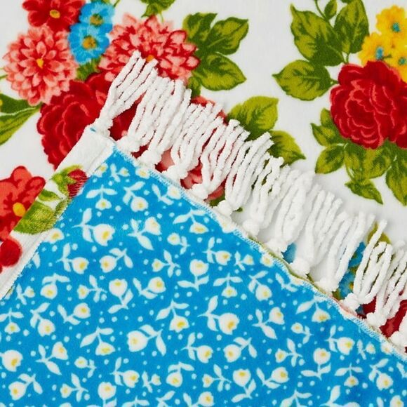 🦋 New Pioneer Woman Sweet Rose Polyester Plush Reversible Throw, 52" x 72" - Picture 5 of 9